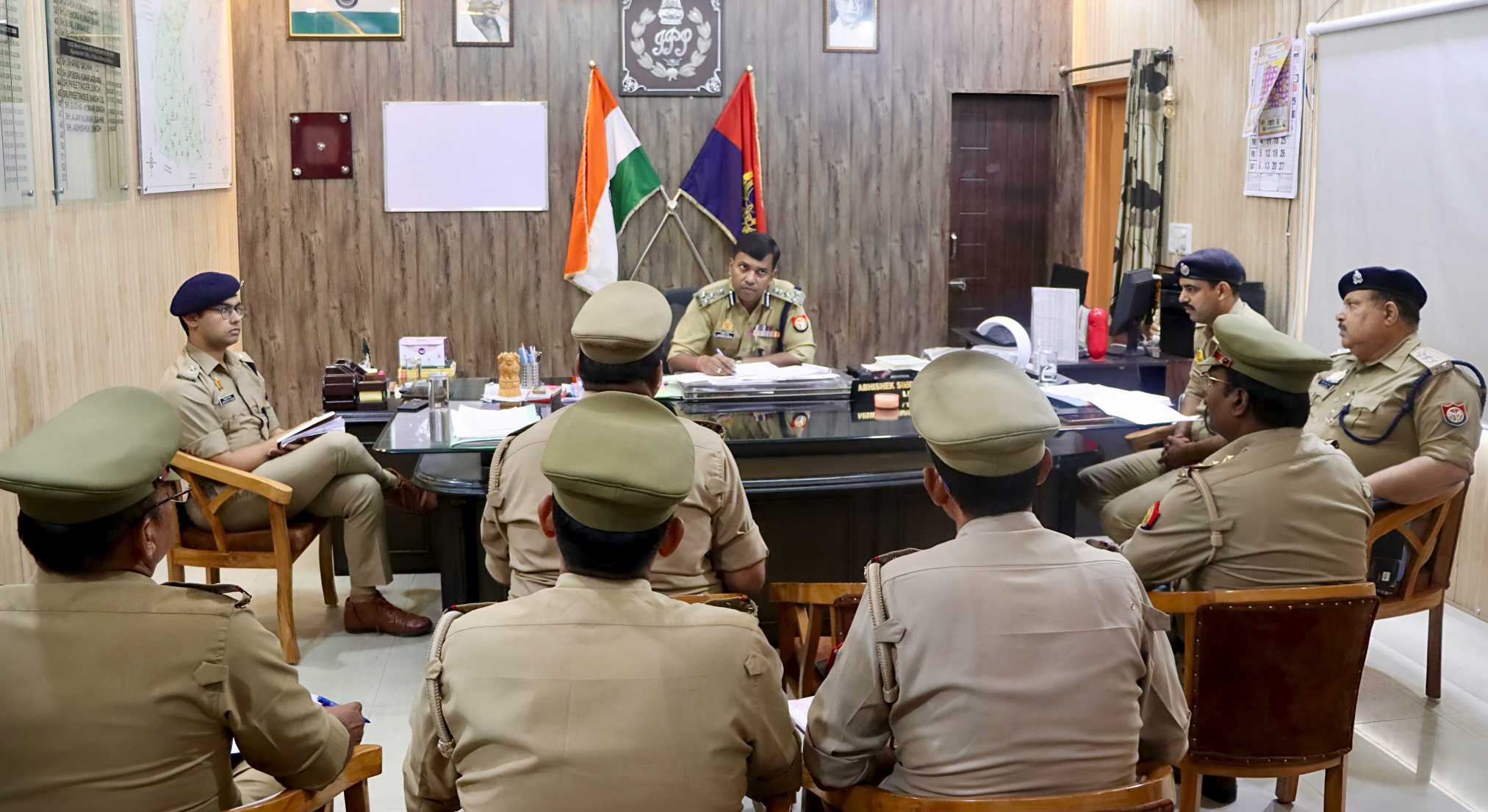 हारनपुर मे जनपद सहारनपुर के अपराध शाखा के विवेचको